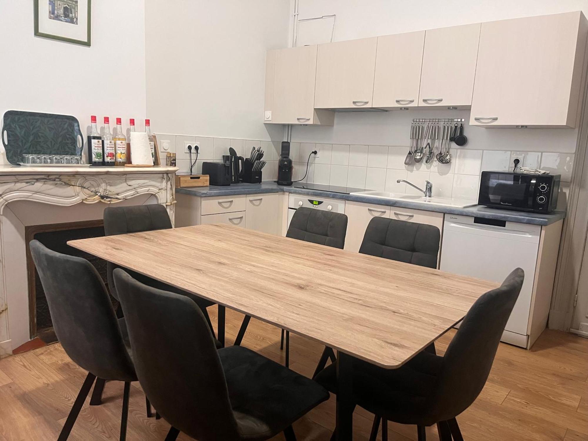 Les Clematites Apartment Нарбон Екстериор снимка